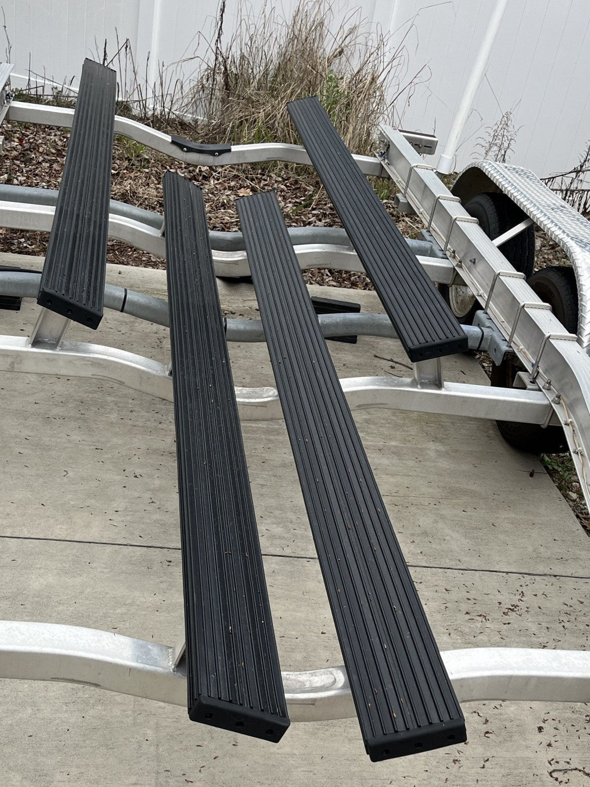 2x6 Gatorbak covers GB550 in black with endcaps
